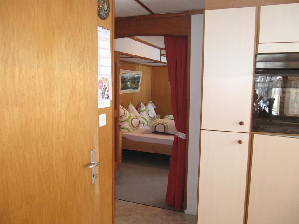 Pension Hof Zur Stilli Davos Quarto foto